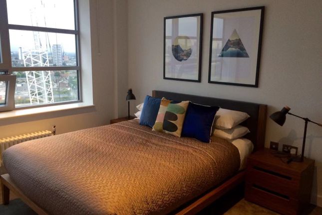 Flat for sale in Kent Building, 47 Hope Street, London City Island