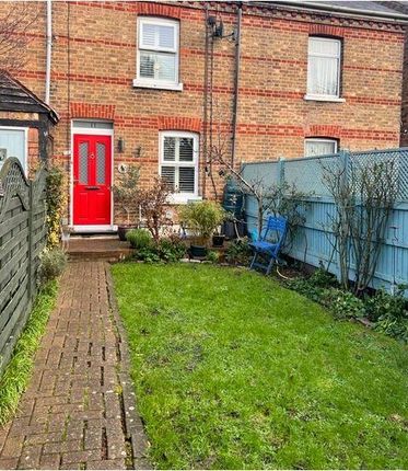 Terraced house to rent in Slough, Berkshire