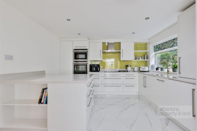 25, Berkeley Drive, Read photo 4