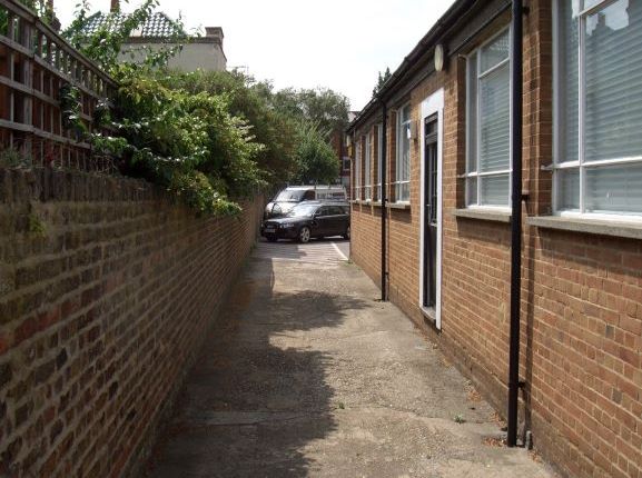 Office to let in London House, 42 Upper Richmond Road West, East Sheen
