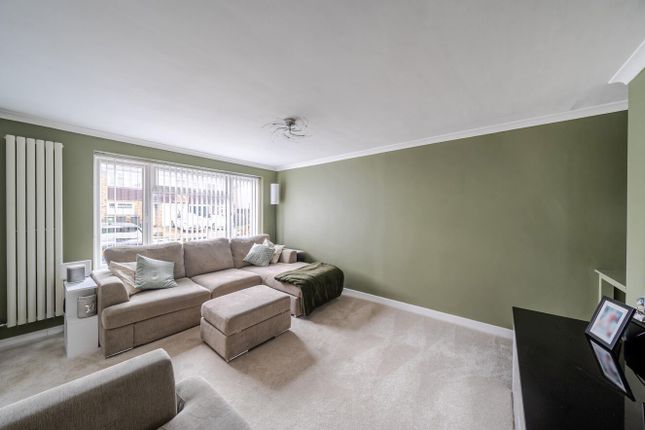 Nova, Croft Lane, Kings Langley photo 3
