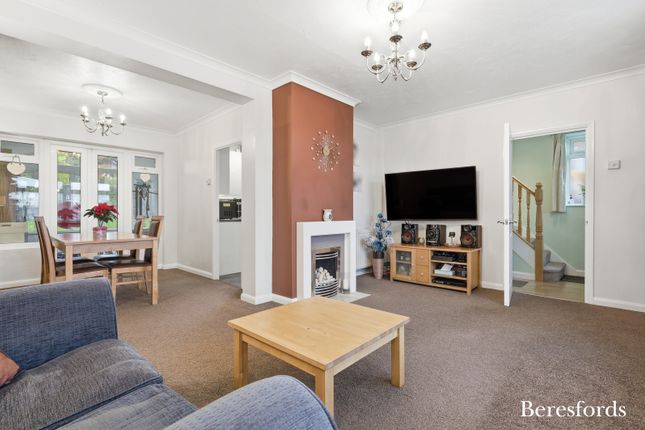 20, Harrison Close, Brentwood photo 4