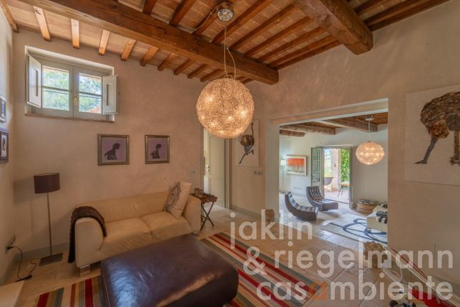 Country house for sale in Italy, Umbria, Perugia, Montone