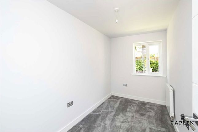3 Lawton Green, 90A, Lawton Road, Loughton photo 5