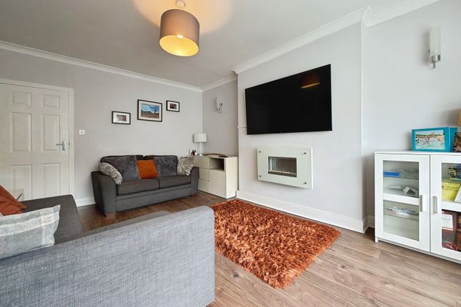 84, Moray Gardens, Glasgow photo 4