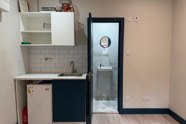 Flat 2, 22 Verdant Lane, London photo 5