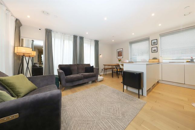 Flat 4, Dakota House, Hornchurch Road, Uxbridge photo 4