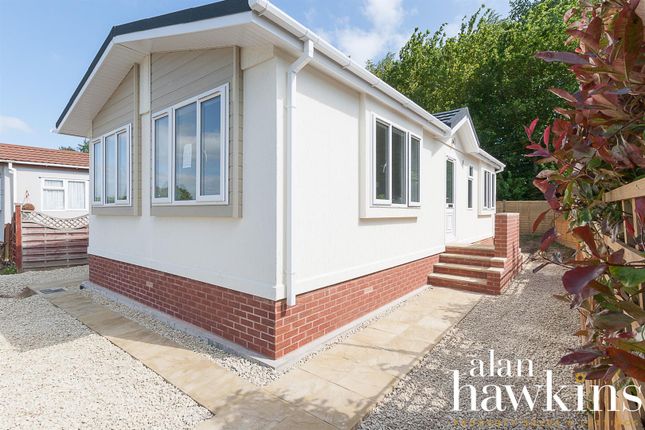 Mobile/park home for sale in Rawlins Park, Avebury, Marlborough