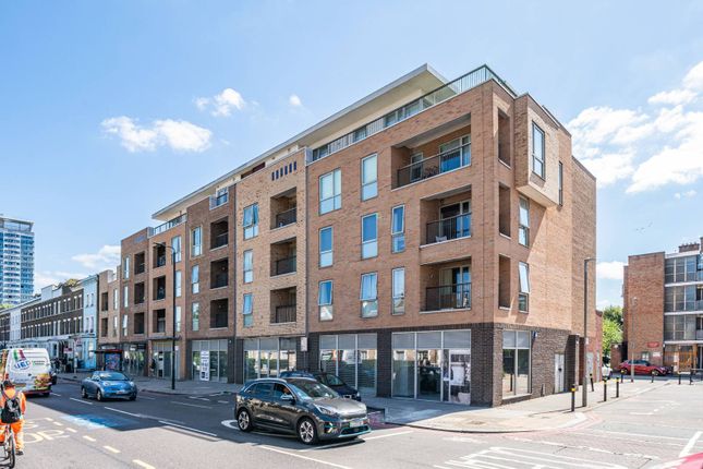 Thumbnail Flat for sale in Rutherford House, Battersea Park Road, Battersea Park, London