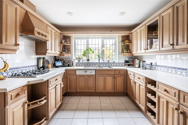 5, Dumville Drive, Surrey photo 4