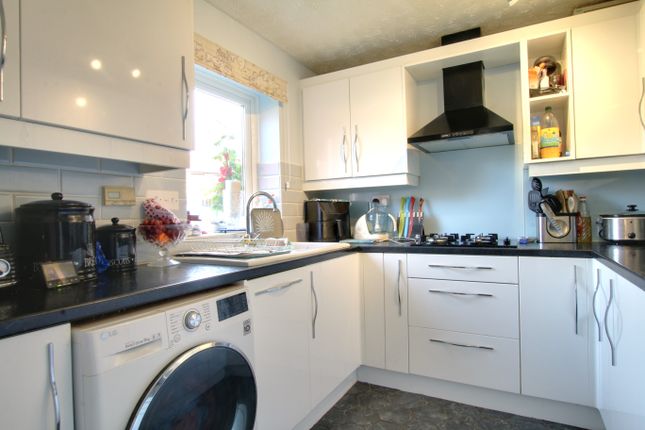 11, Gull Way, Chatteris photo 2