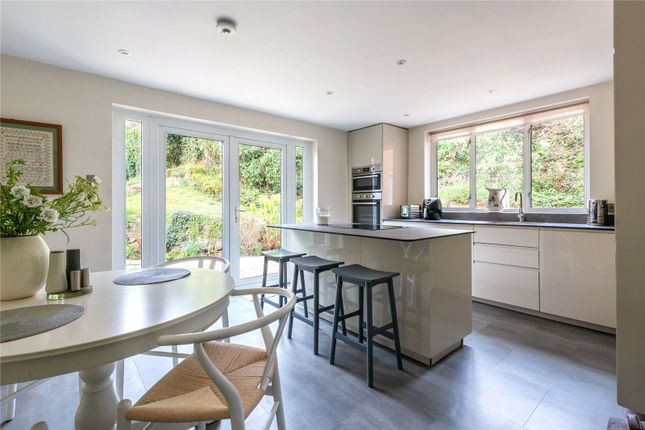 25, Yew Tree Road, Surrey photo 3