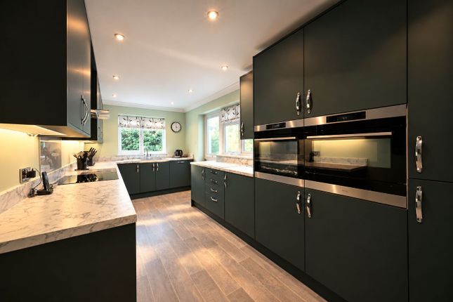 15, Coppice Close, Ringwood photo 4