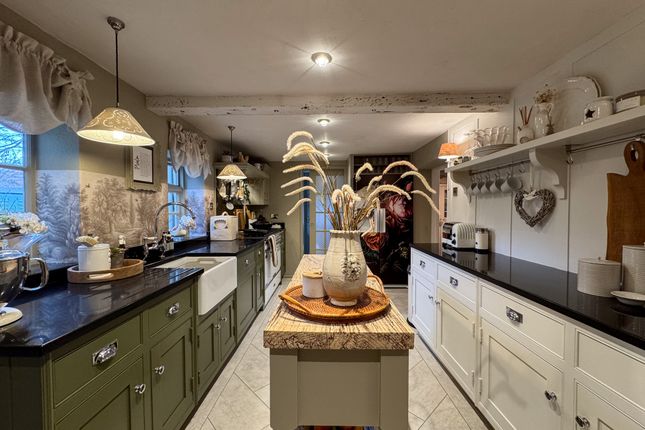 Willow Farm House, 68, Halstead Road, Frinton-on-Sea photo 4