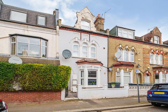 Flat to rent in Hampden Road, London