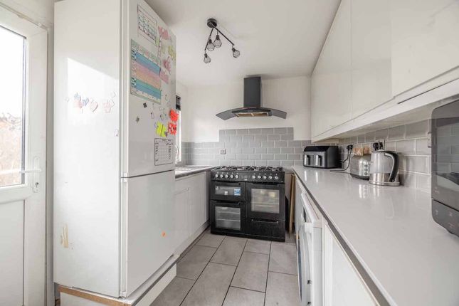 84, Dutton Way, Iver photo 4