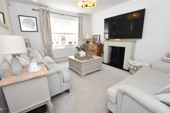 17, Bowman Road, Weldon, Corby photo 4
