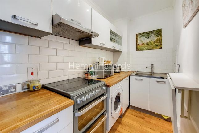 3, 26 Swinton Street, London photo 4