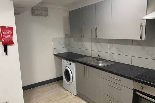 2, Corkran Road, Surbiton photo 4