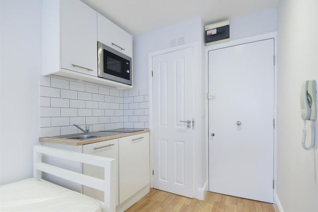 Flat 23, 5, Southwell Gardens, London photo 4