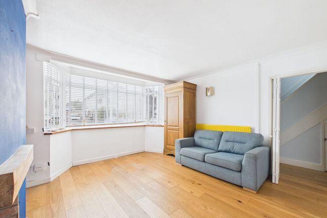 66 Brooklyn Gardens, Cheltenham photo 2