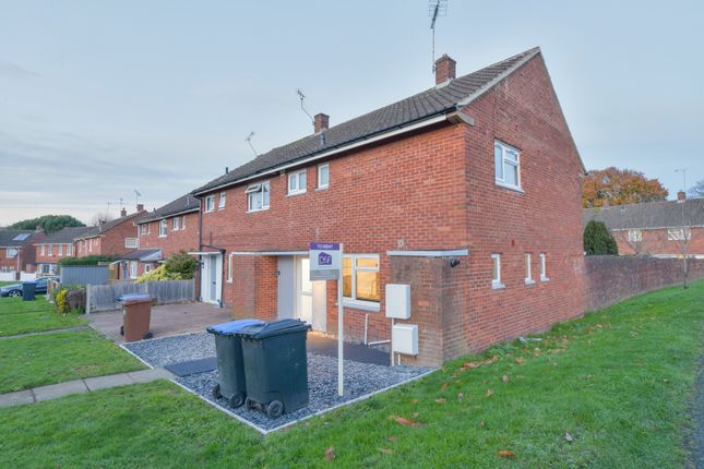 9, Pond Croft, Hatfield photo 4