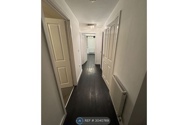 Flat, Pavilion Close, Leicester photo 3