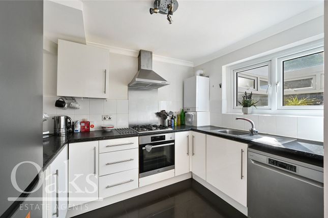 71, Chestnut Grove, Surrey photo 4