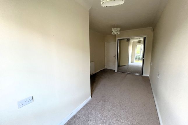 Flat for sale in South Street, Hythe