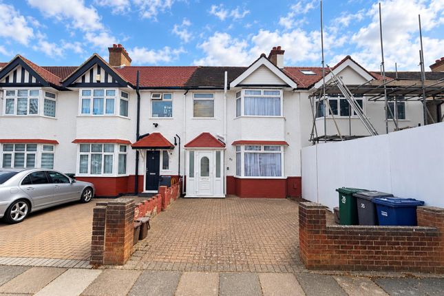 3-bed house on Fairfield Crescent, Edgware, £525,000