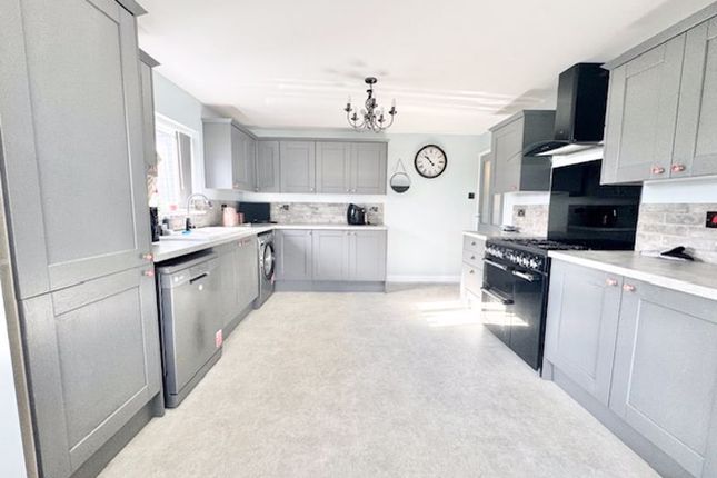 4, Brixham Court, Scartho photo 4