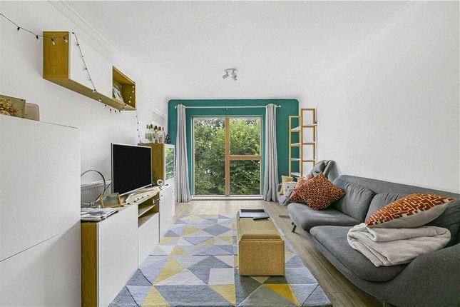 Flat 36, 2B,, Bollo Lane, London photo 2