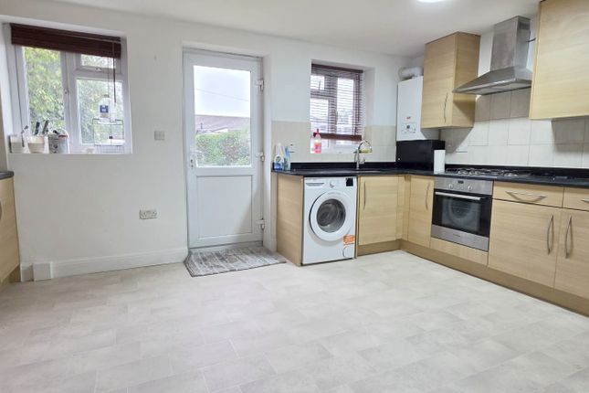 Chaucer Avenue, Hounslow photo 3