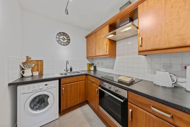 24 Planewood Gardens, Warrington photo 3