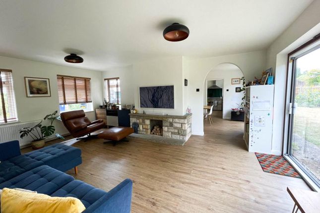 11, Vine Close, Stapleford, Cambridge photo 3