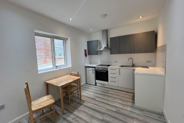 7 115c, Brunswick Park Road, London photo 5