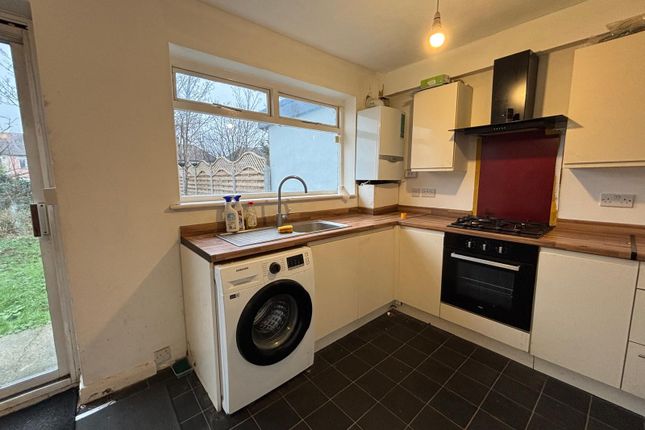 Ashurst Drive, ILFORD photo 4