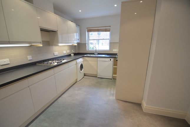 10, Agincourt, Ascot photo 3