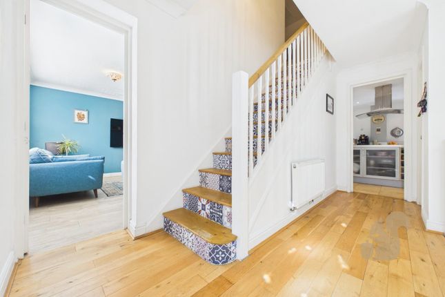 56, Richard Burn Way, Sudbury photo 2