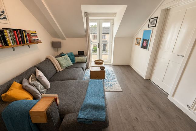 Flat 2, 2 Harrier Court, Lower Woodside photo 2