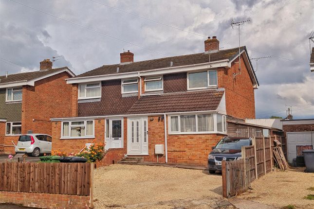 3-bed semi-detached on 6, Lakeside Drive, Lydney, £210,000