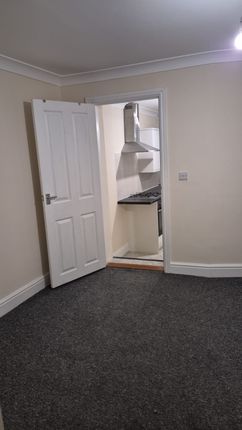 Flat 2 Canterbury Street photo 3