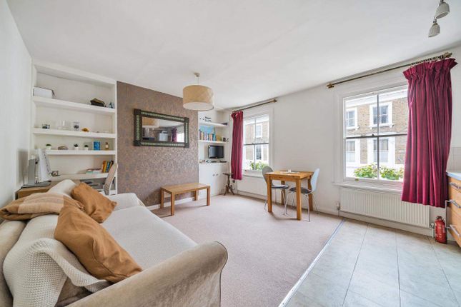 Flat for sale in Melina Road, London