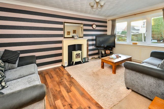 4, Moor View, Wakefield photo 3