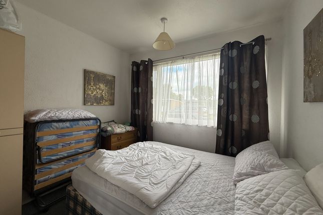21 Seadell Chalet Park, Beach Road, Great Yarmouth photo 4