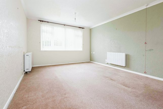 Flat for sale in Monyhull Hall Road, Kings Norton, Birmingham