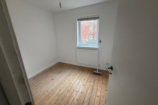 4 Lombardy Rise, Leicester photo 5