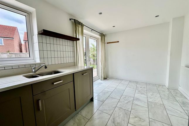 Kitchen 4.Jpg