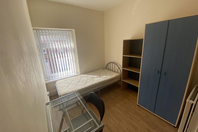 Terraced house to rent in Queen Street, Treforest, Pontypridd