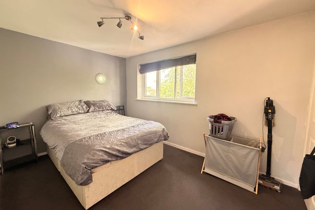 2, Florence Close, HARLOW photo 5